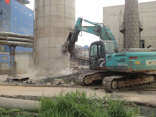 專 業的拆除工程公司！！